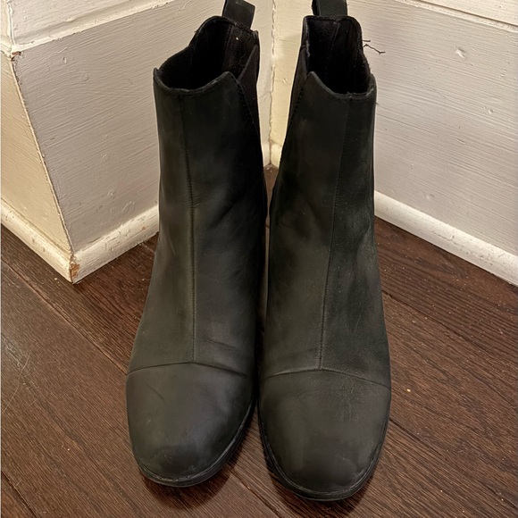 Toms Esme Black Leather Ankle Heeled Boots - Picture 3 of 6
